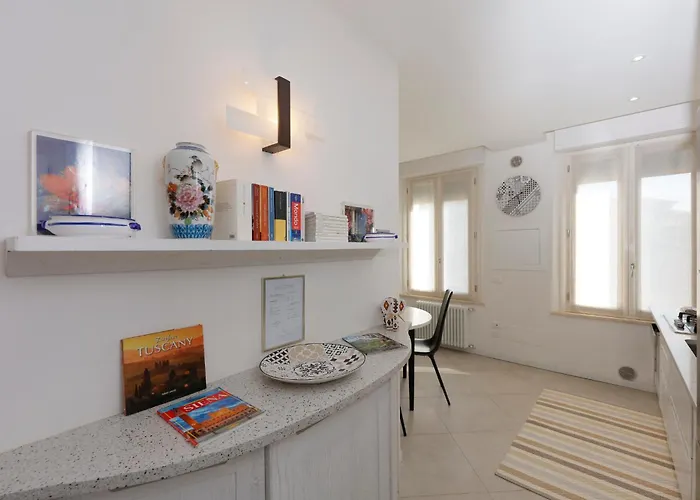 Uptown - Sabrina's Charming * Σιένα