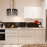Apartment Uptown - Sabrina's Charming Siena