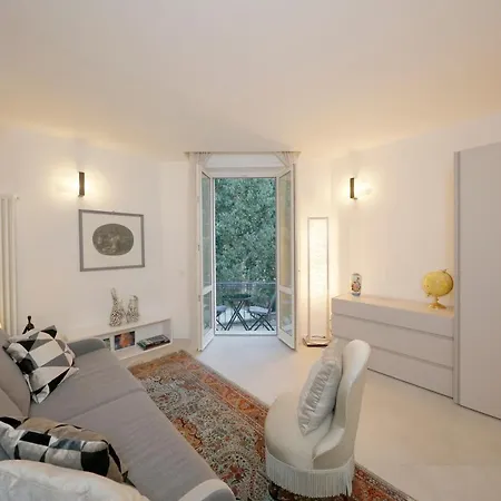 Uptown - Sabrina's Charming Siena