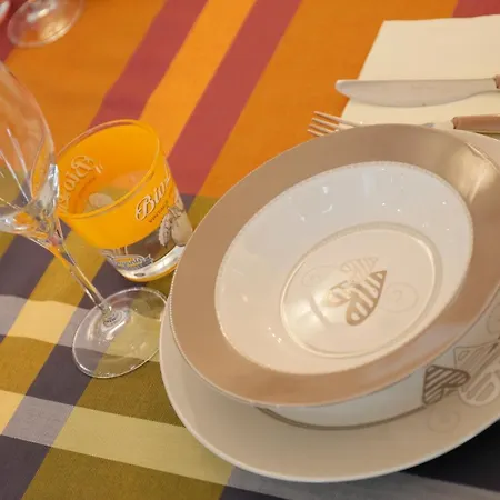 Uptown - Sabrina's Charming Lejlighed *