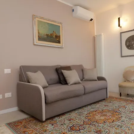 Uptown - Sabrina's Charming Lejlighed Siena