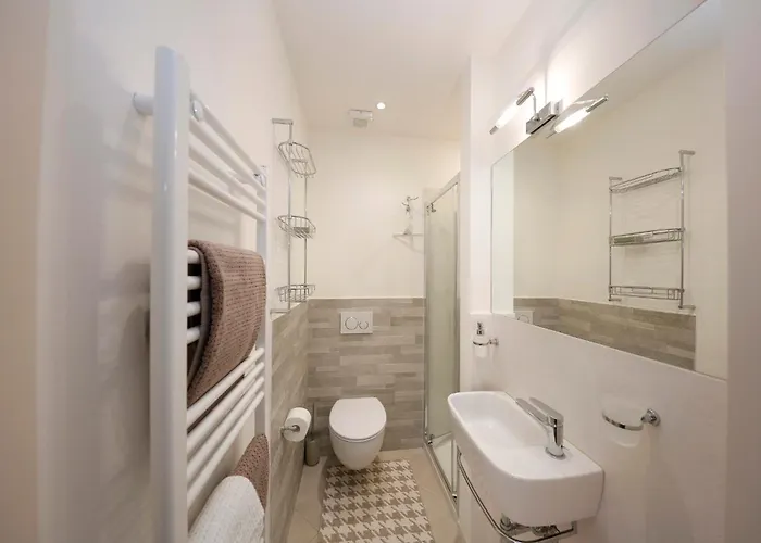 Apartment Uptown - Sabrina's Charming *