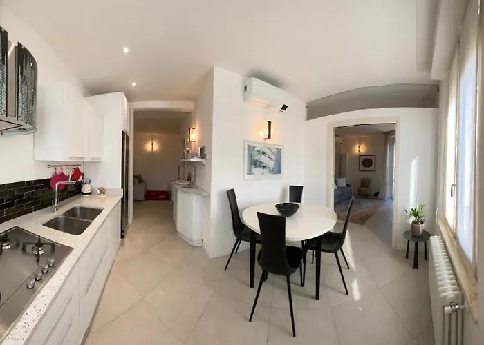 Uptown - Sabrina's Charming Siena