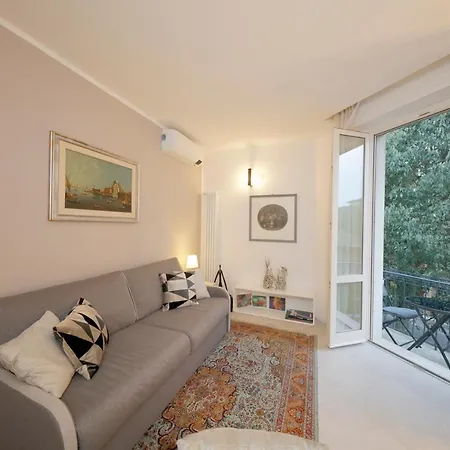 Uptown - Sabrina's Charming 시에나