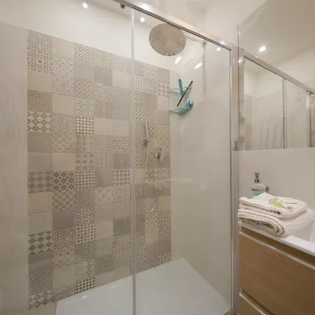 Uptown - Sabrina's Charming Appartement Sienne