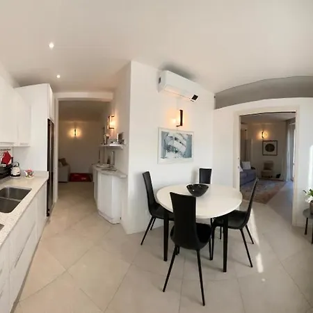 Uptown - Sabrina's Charming 시에나