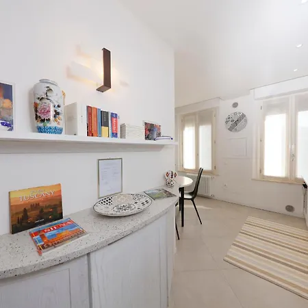 Apartment Uptown - Sabrina's Charming *