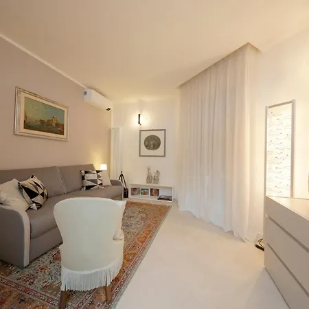 Uptown - Sabrina's Charming Apartamento *