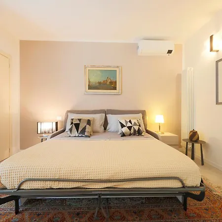 Uptown - Sabrina's Charming Siena