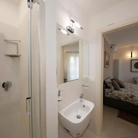 Uptown - Sabrina's Charming Apartamento *